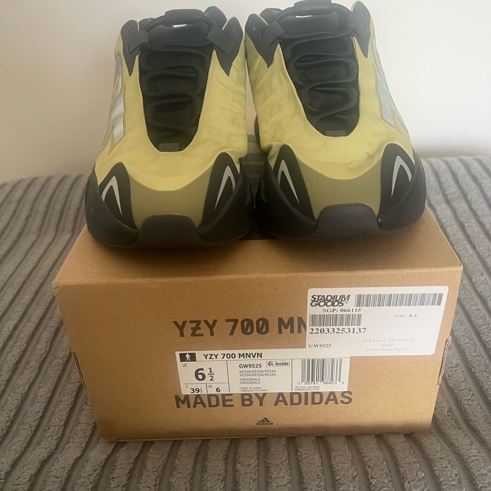 Yezzy BOOST 700 MNVN‼️